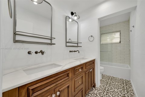 Купить виллу или дом в Майами, Флорида 5 спален, 359.72м2, № 2056058 - фото 30