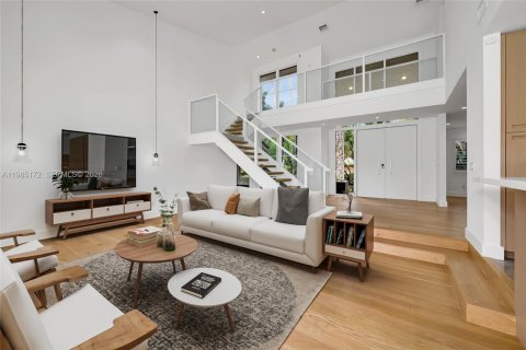 Купить виллу или дом в Майами, Флорида 5 спален, 359.72м2, № 2056058 - фото 8