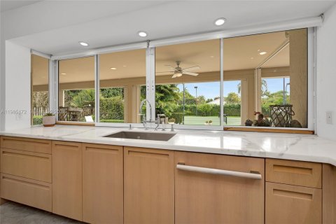 Купить виллу или дом в Майами, Флорида 5 спален, 359.72м2, № 2056058 - фото 17