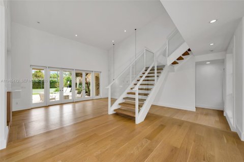 Купить виллу или дом в Майами, Флорида 5 спален, 359.72м2, № 2056058 - фото 10