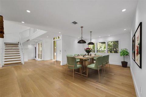 Купить виллу или дом в Майами, Флорида 5 спален, 359.72м2, № 2056058 - фото 12