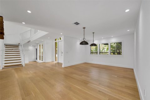 Купить виллу или дом в Майами, Флорида 5 спален, 359.72м2, № 2056058 - фото 13