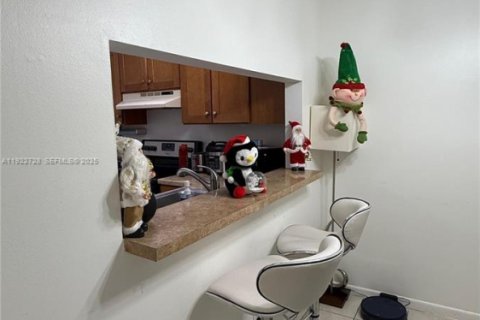 Купить кондоминиум в Бока-Ратон, Флорида 2 спальни, 79.62м2, № 1986860 - фото 9