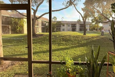 Купить кондоминиум в Бока-Ратон, Флорида 2 спальни, 79.62м2, № 1986860 - фото 21