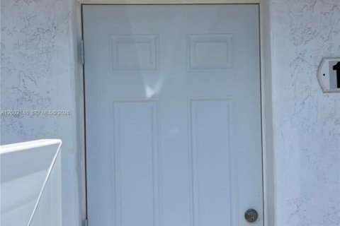 Купить коммерческую недвижимость в Холливуд, Флорида 183.2м2, № 2066798 - фото 12