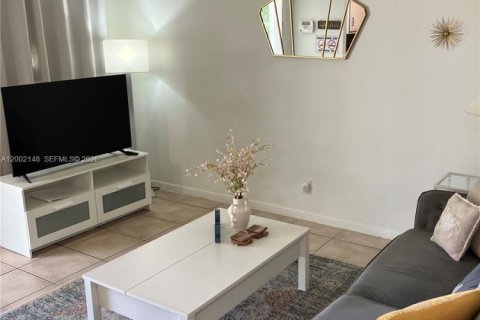 Купить коммерческую недвижимость в Холливуд, Флорида 183.2м2, № 2066798 - фото 4