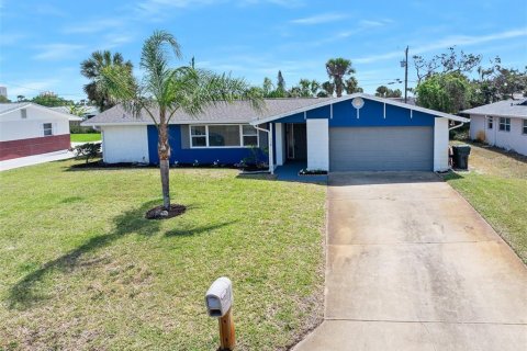 Villa ou maison à vendre à Daytona Beach, Floride: 4 chambres, 156.63 m2 № 1718728 - photo 1