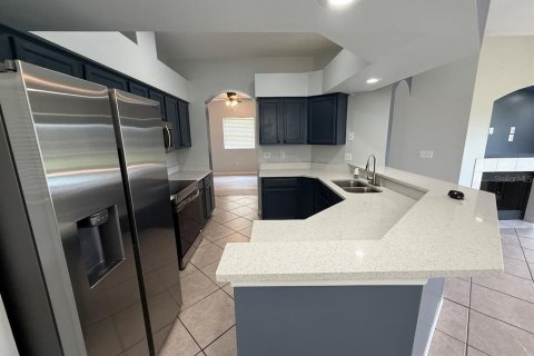 House in Kissimmee, Florida 4 bedrooms, 233.74 sq.m. № 2210981 - photo 9