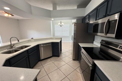 House in Kissimmee, Florida 4 bedrooms, 233.74 sq.m. № 2210981 - photo 7