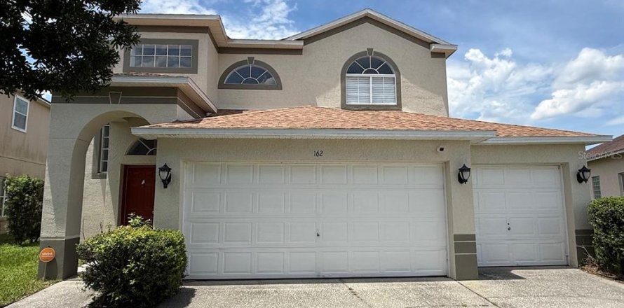 House in Kissimmee, Florida 4 bedrooms, 233.74 sq.m. № 2210981
