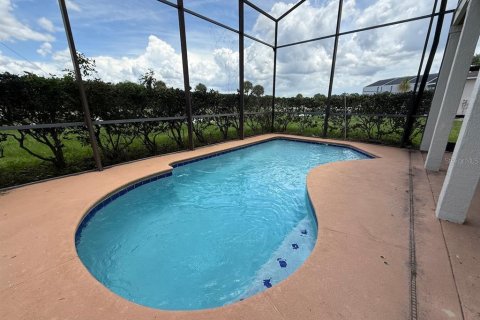 House in Kissimmee, Florida 4 bedrooms, 233.74 sq.m. № 2210981 - photo 28