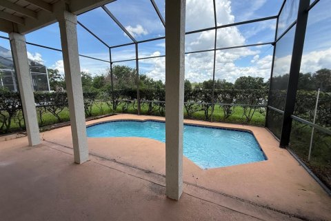House in Kissimmee, Florida 4 bedrooms, 233.74 sq.m. № 2210981 - photo 24