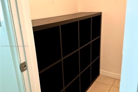 Condo in Fort Lauderdale, Florida, 1 bedroom  № 1770667 - photo 28