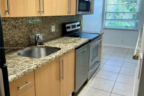 Condo in Fort Lauderdale, Florida, 1 bedroom  № 1770667 - photo 18