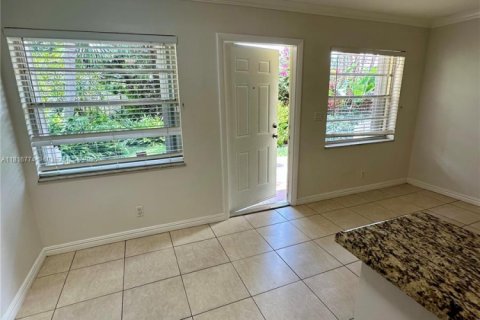 Condo in Fort Lauderdale, Florida, 1 bedroom  № 1770667 - photo 12
