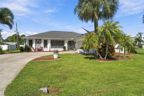 Villa ou maison à Port Charlotte, Floride 3 chambres, 135.82 m2 № 2367487