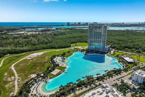 Condo à North Miami, Floride, 2 chambres  № 2432099