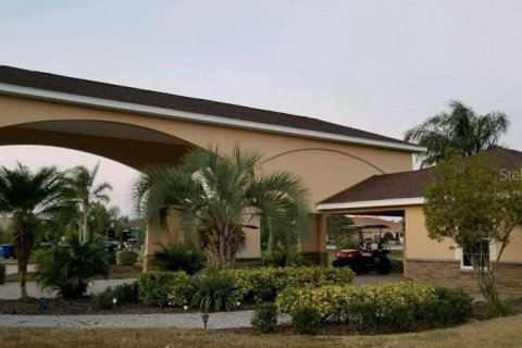 House in Polk City, Florida 1 bedroom, 73.95 sq.m. № 1551779 - photo 3