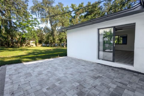 House in Temple Terrace, Florida 3 bedrooms, 194.07 sq.m. № 2393861 - photo 27