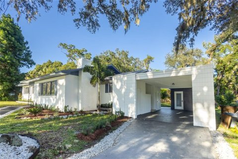 House in Temple Terrace, Florida 3 bedrooms, 194.07 sq.m. № 2393861 - photo 25