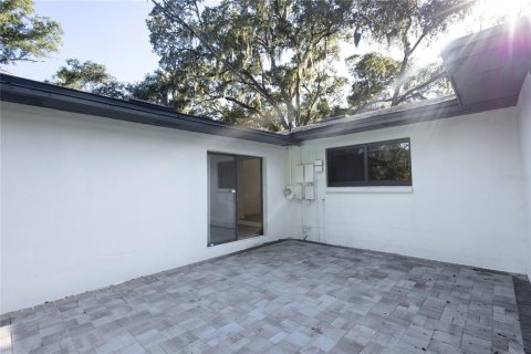 House in Temple Terrace, Florida 3 bedrooms, 194.07 sq.m. № 2393861 - photo 28