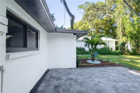 House in Temple Terrace, Florida 3 bedrooms, 194.07 sq.m. № 2393861 - photo 29