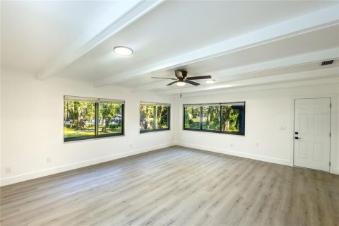 House in Temple Terrace, Florida 3 bedrooms, 194.07 sq.m. № 2393861 - photo 21