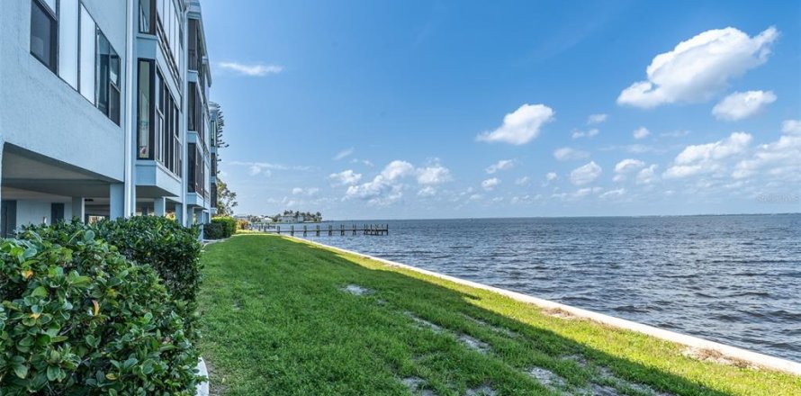 Condominio en Punta Gorda, Florida, 3 dormitorios № 1838577