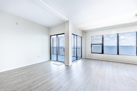 Condominio en alquiler en Punta Gorda, Florida, 3 dormitorios, 178 m2 № 1838577 - foto 22