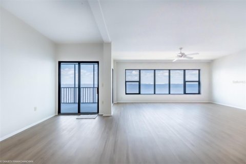 Condominio en alquiler en Punta Gorda, Florida, 3 dormitorios, 178 m2 № 1838577 - foto 21