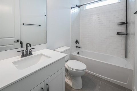 House in Winter Garden, Florida 4 bedrooms, 205.41 sq.m. № 2119526 - photo 23