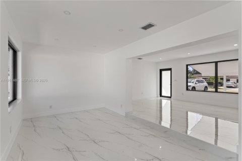 Купить виллу или дом в Хайалиа, Флорида 3 спальни, 129.6м2, № 2043647 - фото 17