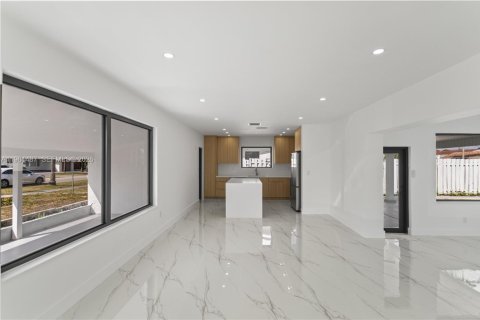 Купить виллу или дом в Хайалиа, Флорида 3 спальни, 129.6м2, № 2043647 - фото 4