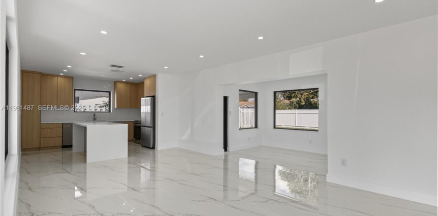 Дом в Хайалиа, Флорида 3 спальни, 129.6м2 № 2043647