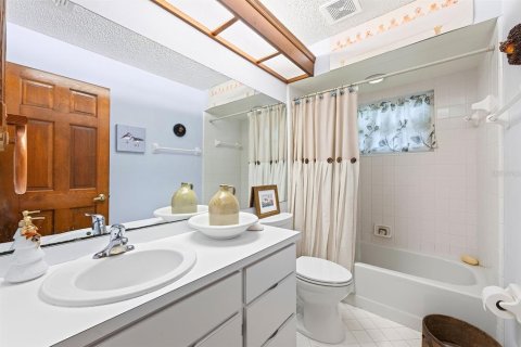 Villa ou maison à vendre à Deltona, Floride: 3 chambres, 152.17 m2 № 2418434 - photo 21