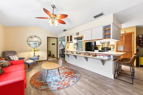 Villa ou maison à vendre à Deltona, Floride: 3 chambres, 152.17 m2 № 2418434 - photo 10