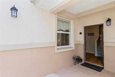 Townhouse in Palm Coast, Florida 3 bedrooms, 151.99 sq.m. № 1648853 - photo 3