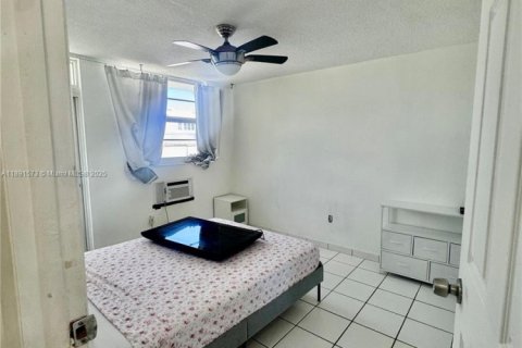 Condo in Miami Beach, Florida, 1 bedroom  № 1946624 - photo 4