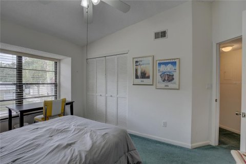 Condo in Palm Harbor, Florida, 2 bedrooms  № 2386746 - photo 23