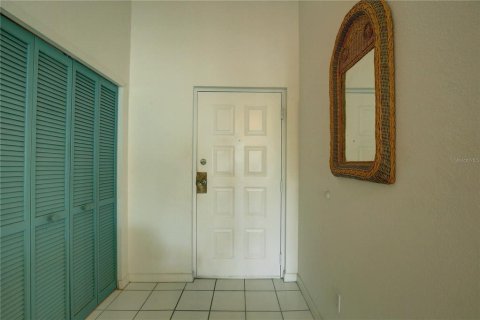 Condo in Palm Harbor, Florida, 2 bedrooms  № 2386746 - photo 26