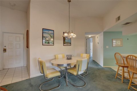 Condo in Palm Harbor, Florida, 2 bedrooms  № 2386746 - photo 8