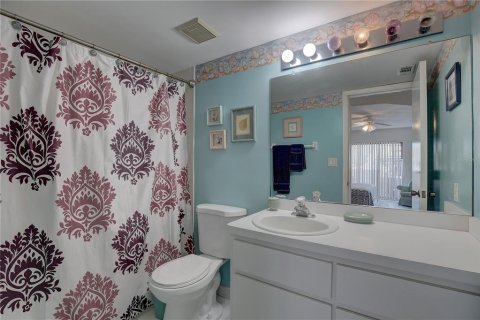 Condo in Palm Harbor, Florida, 2 bedrooms  № 2386746 - photo 18