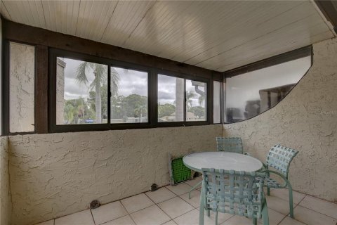 Condo in Palm Harbor, Florida, 2 bedrooms  № 2386746 - photo 12