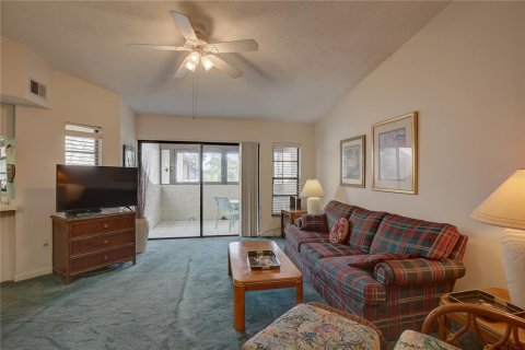 Condo in Palm Harbor, Florida, 2 bedrooms  № 2386746 - photo 5