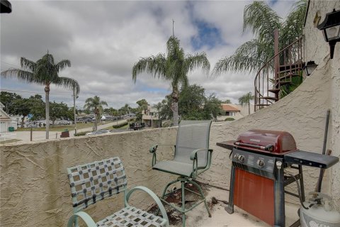 Condo in Palm Harbor, Florida, 2 bedrooms  № 2386746 - photo 19