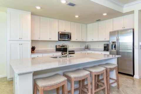 Condo in Bradenton, Florida, 2 bedrooms in LAKEWOOD NATIONAL  № 1612377 - photo 8