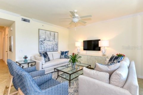 Condo in Bradenton, Florida, 2 bedrooms in LAKEWOOD NATIONAL  № 1612377 - photo 5