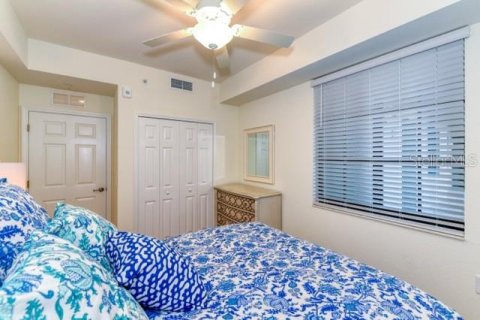 Condo in Bradenton, Florida, 2 bedrooms in LAKEWOOD NATIONAL  № 1612377 - photo 22