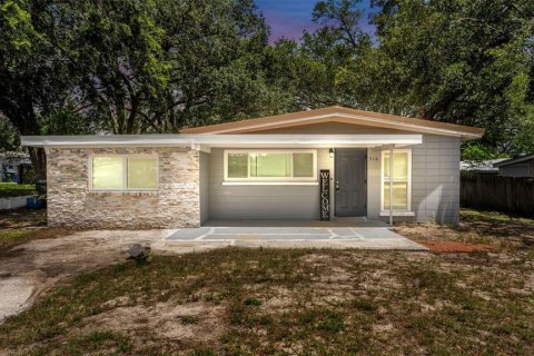 House in Lakeland, Florida 3 bedrooms, 110.55 sq.m. № 2208789