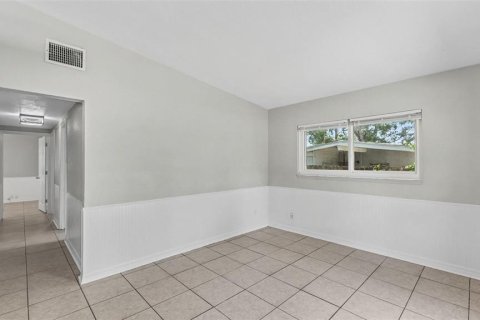 House in Lakeland, Florida 3 bedrooms, 110.55 sq.m. № 2208789 - photo 10